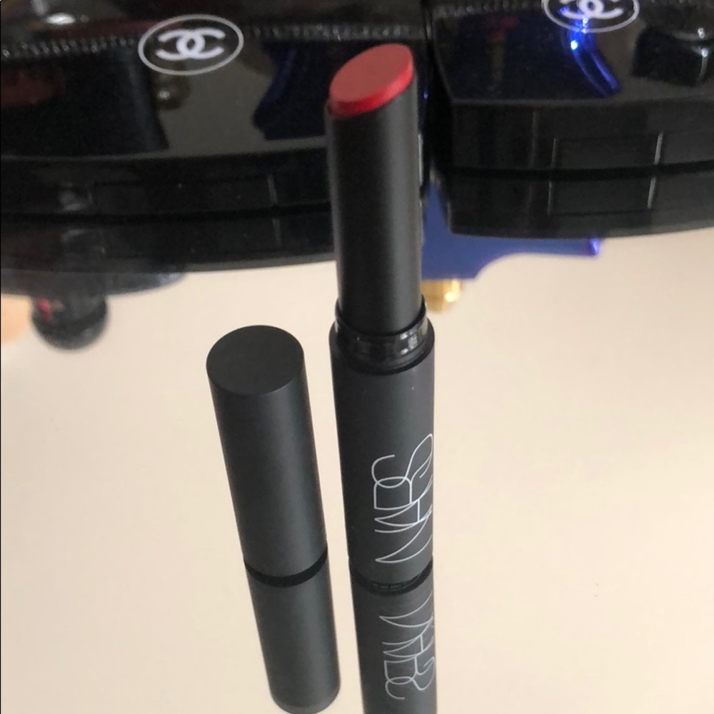 “Vesuvio” Nars Matte red lipstick